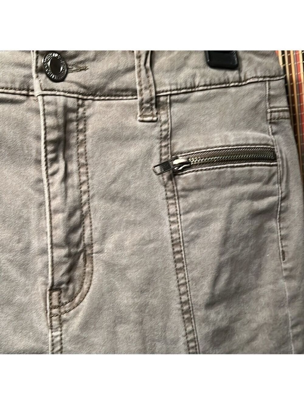American Eagle Outfitters Jegging, SZ 10, , W 15”, L 39”, Inseam 28.5” Approx., - Picture 9 of 10